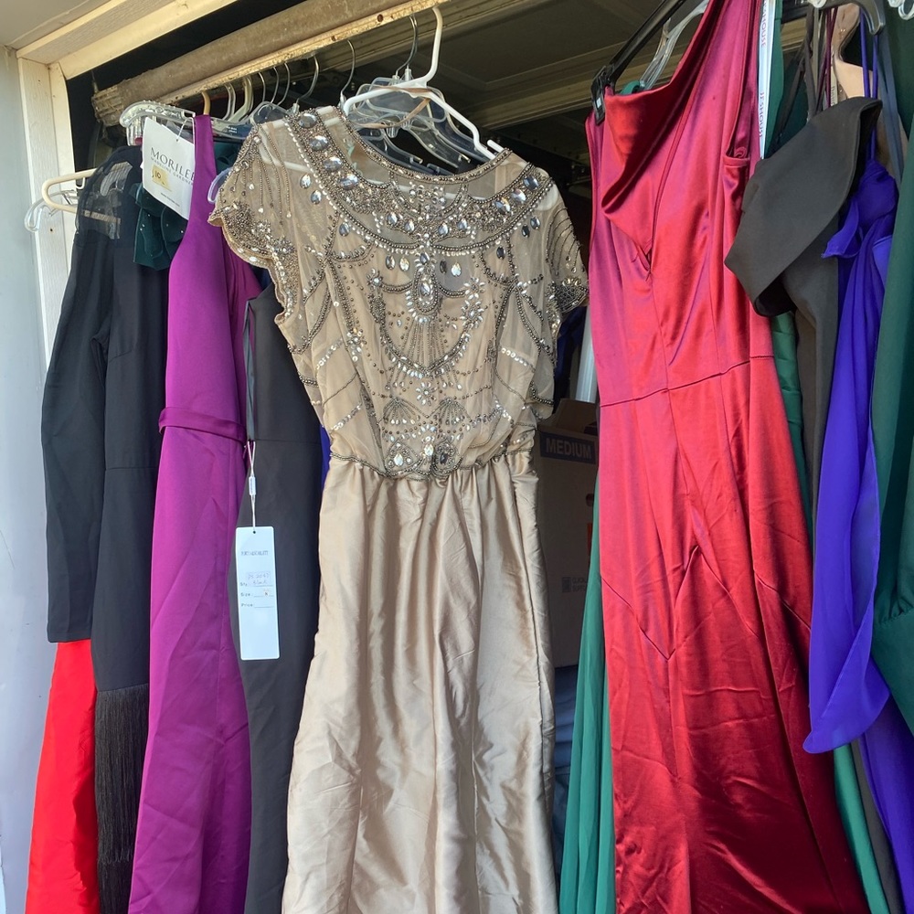 Adrianna papell midi gown